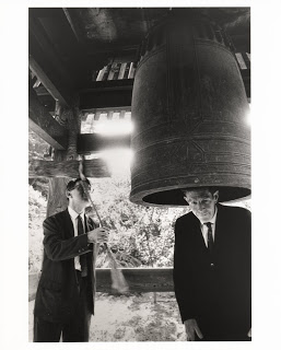 Cage_at_the_Ryoanji_Temple_1962